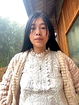 Snapshot of EmLy02 chatting on 11/02/25, 01:08 EmLy02 online show from 11/02/25, 01:08