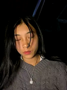 Snapshot of EmLy02 chatting on 11/03/25, 12:06 EmLy02 online show from 11/03/25, 12:06