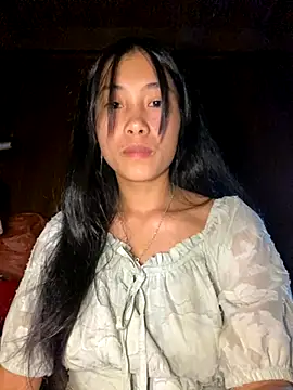 Snapshot of EmLy02 chatting on 11/05/25, 12:16 EmLy02 online show from 11/05/25, 12:16