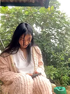 Snapshot of EmLy02 chatting on 11/09/25, 12:09 EmLy02 online show from 11/09/25, 12:09