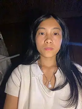 Snapshot of EmLy02 chatting on 11/09/25, 12:25 EmLy02 online show from 11/09/25, 12:25