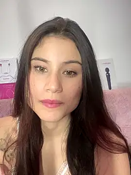 Snapshot of VioletaLorette chatting on 09/20/25, 02:45 VioletaLorette online show from 09/20/25, 02:45