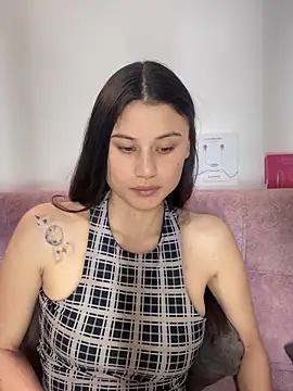 Snapshot of VioletaLorette chatting on 10/29/25, 01:52 VioletaLorette online show from 10/29/25, 01:52