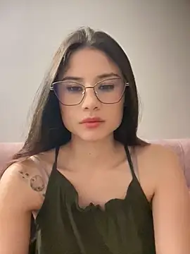 Snapshot of VioletaLorette chatting on 11/08/25, 03:39 VioletaLorette online show from 11/08/25, 03:39