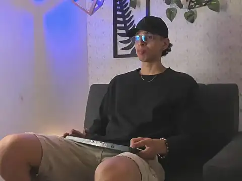 nicolai drake online show from 10/23/25, 04:12