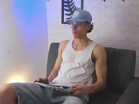 nicolai drake online show from 10/26/25, 07:42