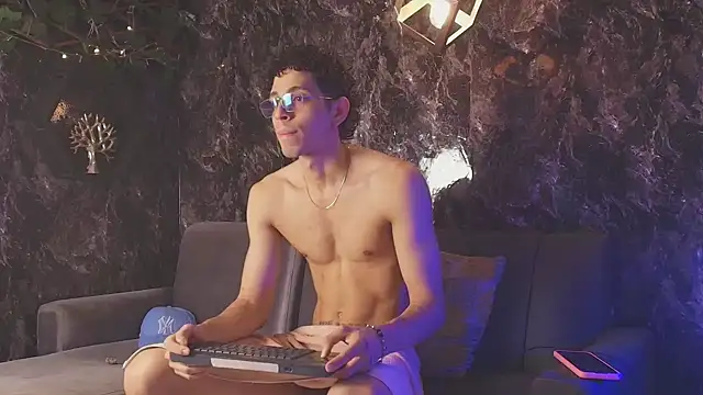 nicolai drake online show from 11/16/25, 08:25