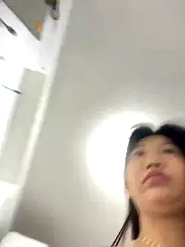 Snapshot of Miumieu chatting on 09/10/25, 03:06 Miumieu online show from 09/10/25, 03:06