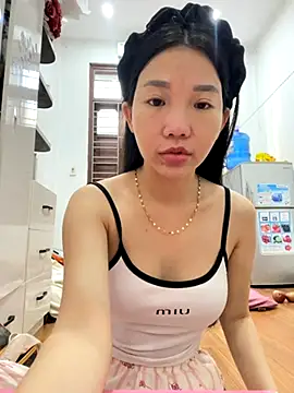 Miumieu online show from 11/23/25, 07:41