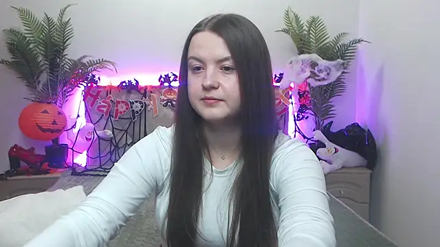 Snapshot of MavkaCute chatting on 10/22/25, 06:18 MavkaCute online show from 10/22/25, 06:18