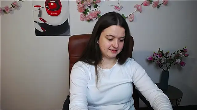 Snapshot of MavkaCute chatting on 11/15/25, 07:32 MavkaCute online show from 11/15/25, 07:32