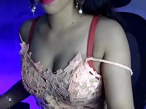 Snapshot of kaira_sharma11 chatting on 09/21/25, 05:14 kaira sharma11 online show from 09/21/25, 05:14