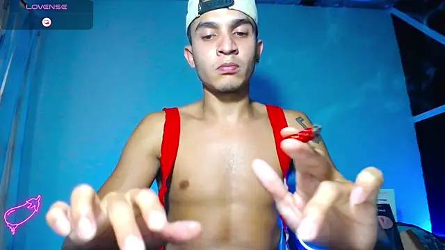Snapshot of Angel_latinboy chatting on 02/04/25, 09:10 Angel latinboy online show from 02/04/25, 09:10