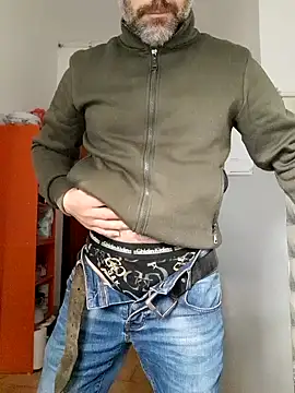 Snapshot of Peolin chatting on 11/15/25, 12:45 Peolin online show from 11/15/25, 12:45