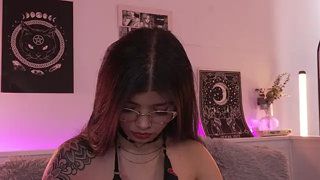 sophieee art online show from 10/09/25, 06:50