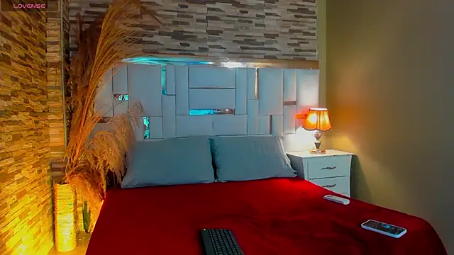 Snapshot of JadeeKhan chatting on 11/19/25, 04:34 JadeeKhan online show from 11/19/25, 04:34