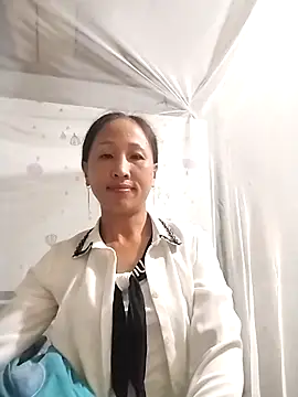 cute love00 online show from 10/07/25, 11:02