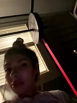 Snapshot of bbgurlnickii chatting on 09/13/25, 06:24 bbgurlnickii online show from 09/13/25, 06:24