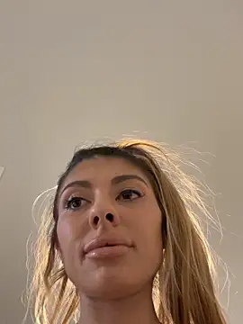 Snapshot of bbgurlnickii chatting on 09/17/25, 06:53 bbgurlnickii online show from 09/17/25, 06:53