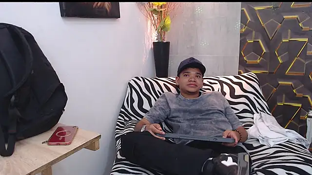 Snapshot of lord_jamess_ chatting on 09/24/25, 02:42 lord jamess online show from 09/24/25, 02:42