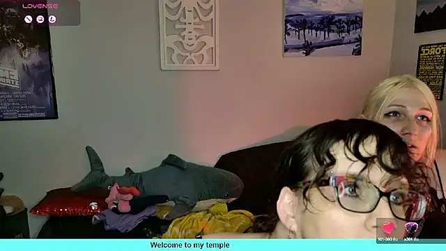 Snapshot of AthenaAphrodisia chatting on 09/19/25, 10:21 AthenaAphrodisia online show from 09/19/25, 10:21