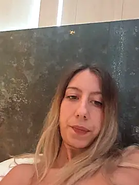 PetiteSecrets online show from 10/24/25, 11:28