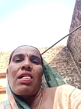 Snapshot of Pinky12A chatting on 10/17/25, 10:40 Pinky12A online show from 10/17/25, 10:40