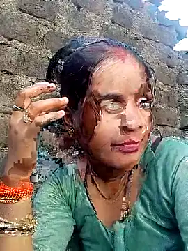 Snapshot of Mohini-xx chatting on 09/30/25, 01:21 Mohini-xx online show from 09/30/25, 01:21