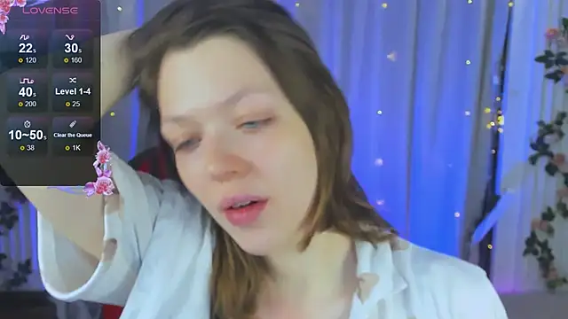 Lunar Lily online show from 10/10/25, 05:39