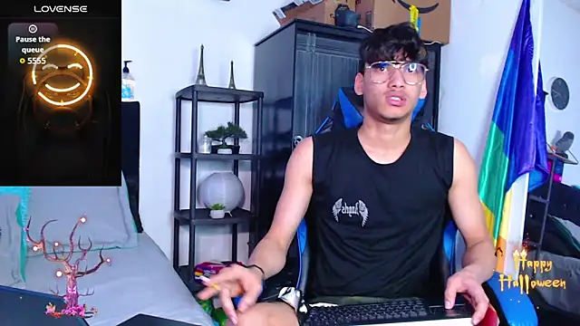 Snapshot of Gael_Jones chatting on 10/12/25, 01:43 Gael Jones online show from 10/12/25, 01:43