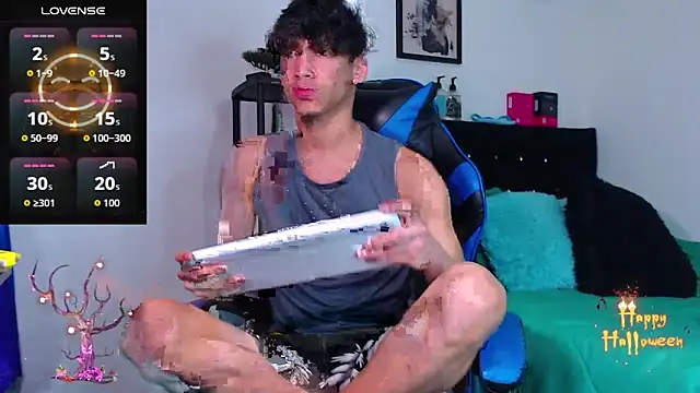 Snapshot of Gael_Jones chatting on 10/29/25, 06:15 Gael Jones online show from 10/29/25, 06:15