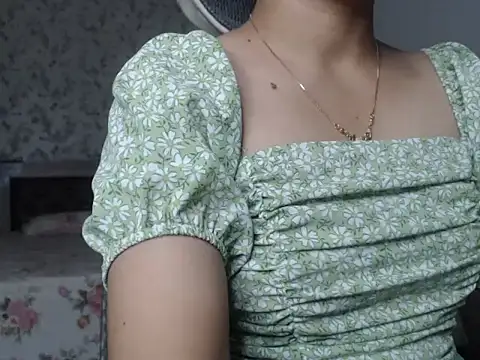 snow white123 online show from 10/13/25, 08:20