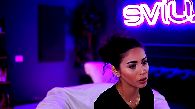 SiennaRuh online show from 11/19/25, 11:43