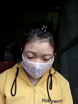 qychiu online show from 11/19/25, 12:43