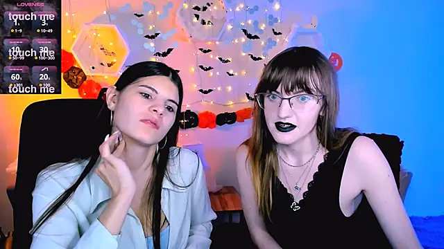 lizzie boom online show from 10/26/25, 08:15