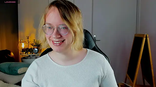 Amanda Butlerr online show from 11/19/25, 08:31