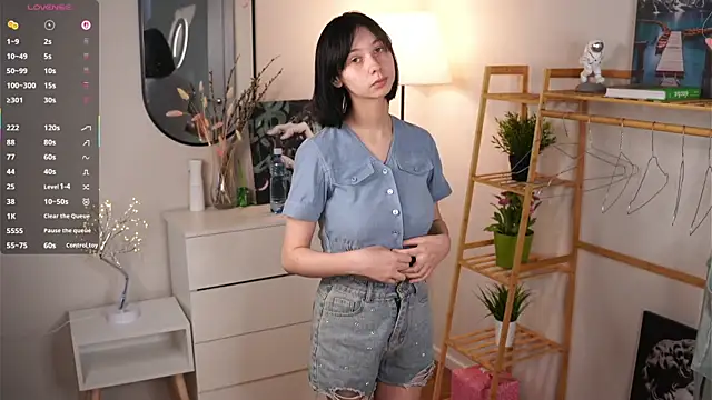 SuzanneHowse online show from 10/17/25, 07:00