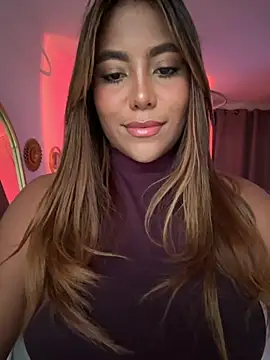 Snapshot of MegannHills chatting on 09/27/25, 06:13 MegannHills online show from 09/27/25, 06:13