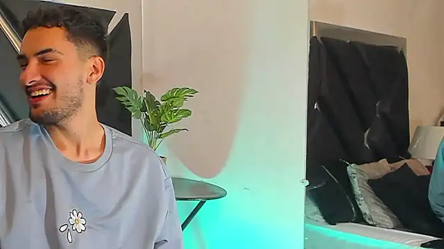 AlekRuizx online show from 09/25/25, 04:27