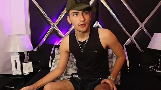 AlekRuizx online show from 10/18/25, 11:11