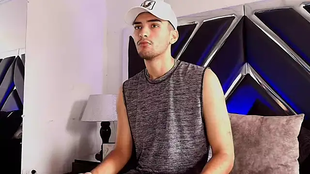 AlekRuizx online show from 11/07/25, 07:36