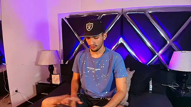 AlekRuizx online show from 11/19/25, 11:05