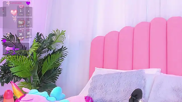 lia queen18 online show from 10/27/25, 11:14