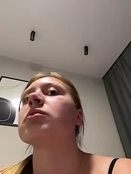 Babyy Lynaa online show from 10/03/25, 05:43