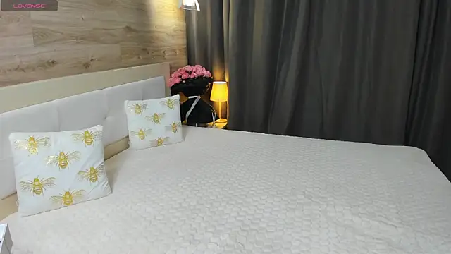 Babyy Lynaa online show from 10/08/25, 06:00