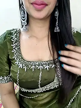 Snapshot of Cute_merry01 chatting on 10/19/25, 06:25 Cute merry01 online show from 10/19/25, 06:25