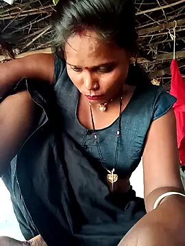 Snapshot of cute_diya_12 chatting on 09/11/25, 02:33 cute diya 12 online show from 09/11/25, 02:33