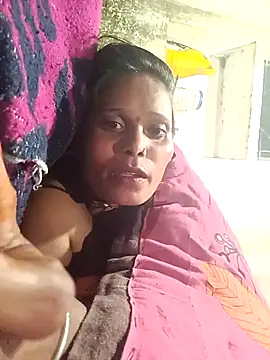 Snapshot of cute_diya_12 chatting on 11/14/25, 03:11 cute diya 12 online show from 11/14/25, 03:11