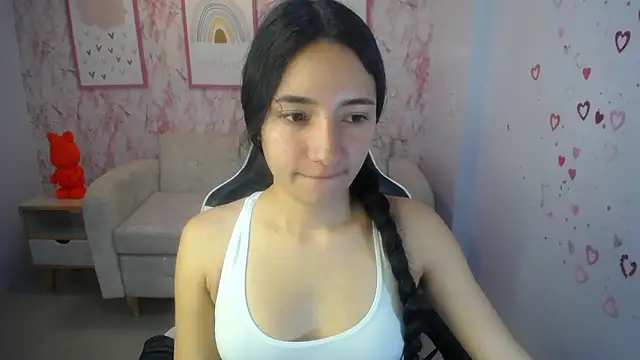 Snapshot of Kylie_ch1 chatting on 09/18/25, 10:50 Kylie ch1 online show from 09/18/25, 10:50