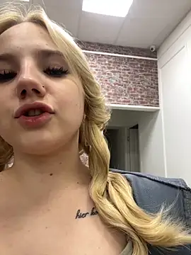 Sky Cutie online show from 10/16/25, 05:19